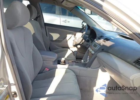 2007 Toyota Camry Le z USA, uszkodzony, nr VIN 4T1BE46K57U022519